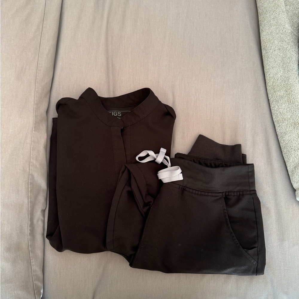 Figs Scrub Set